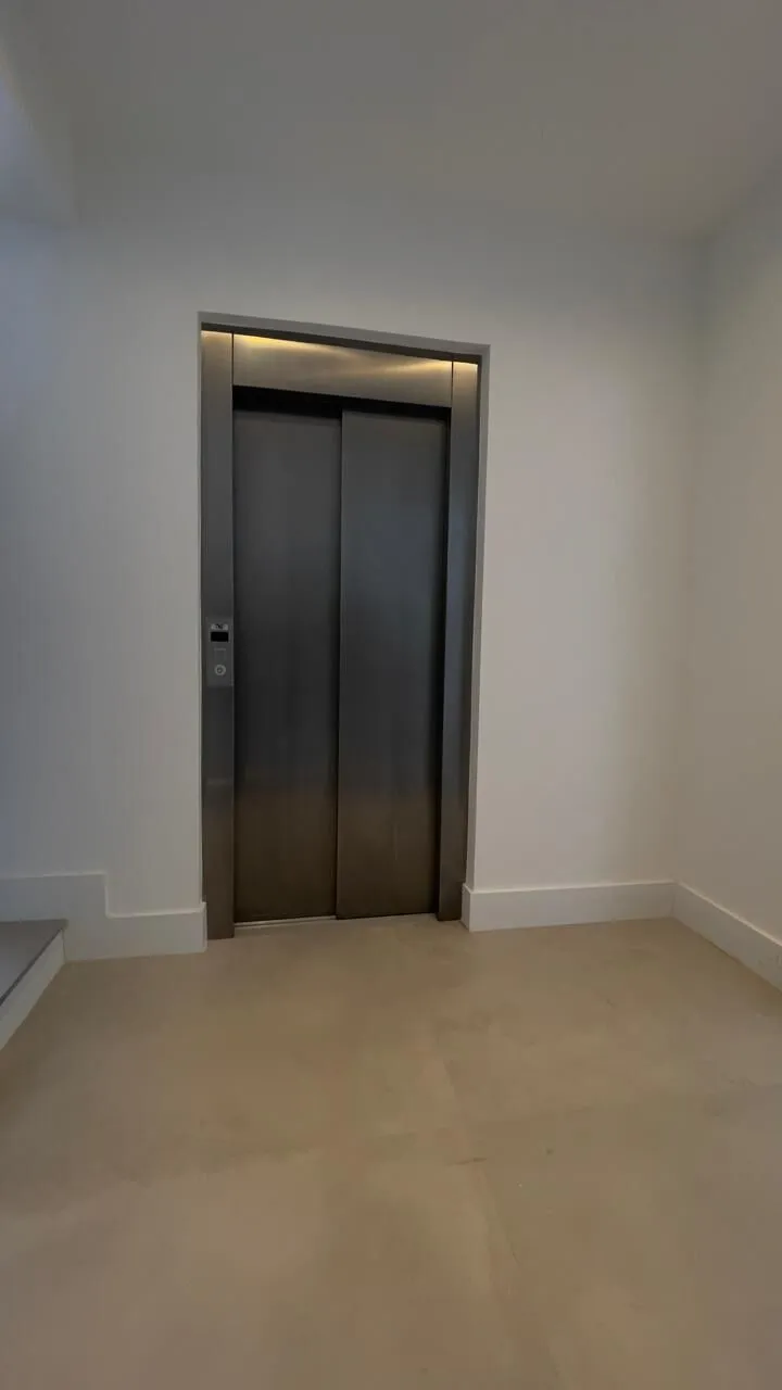 Casa Contemporânea Triplex 1010m² — foto 9