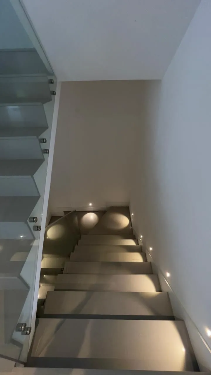 Casa Contemporânea Triplex 1010m² — foto 10