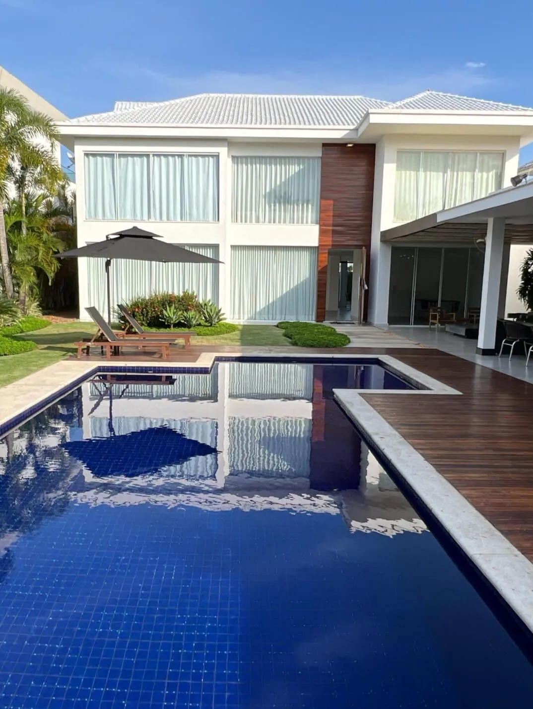 Casa Contemporânea 888m² — Condomínio Mansões (III)